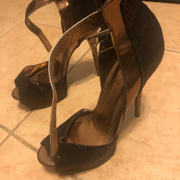 High heels - Picture 3 of 4